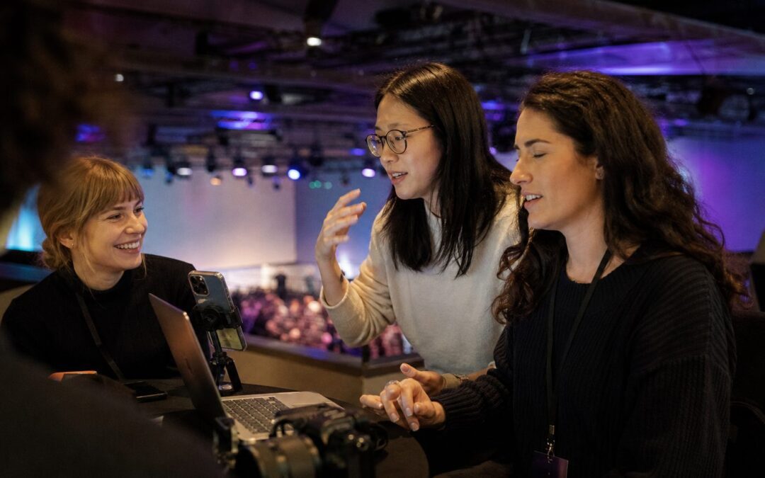 How to Use Social Media to Promote Your Corporate Events